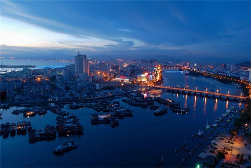 在银川市可以开几家张小烫麻辣烫加盟店