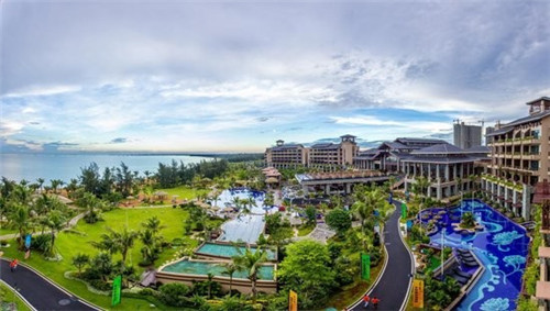 什么品牌的奶茶连锁店适合新手加盟，季忆奶茶一年盈利多少